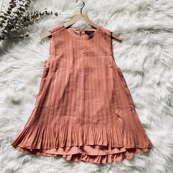 Club Monaco Pleated Swing Chemise Top NWT Peach Medium is available for  purchase on au PAY Market - Imported Goods Online Store Co.Ltd. | au PAY  Market - Online Shopping Site
